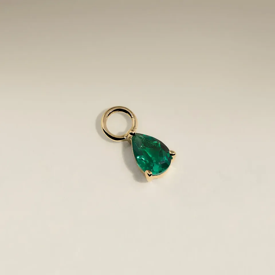 Astrid & Miyu Emerald May charm boucle or massif émeraude