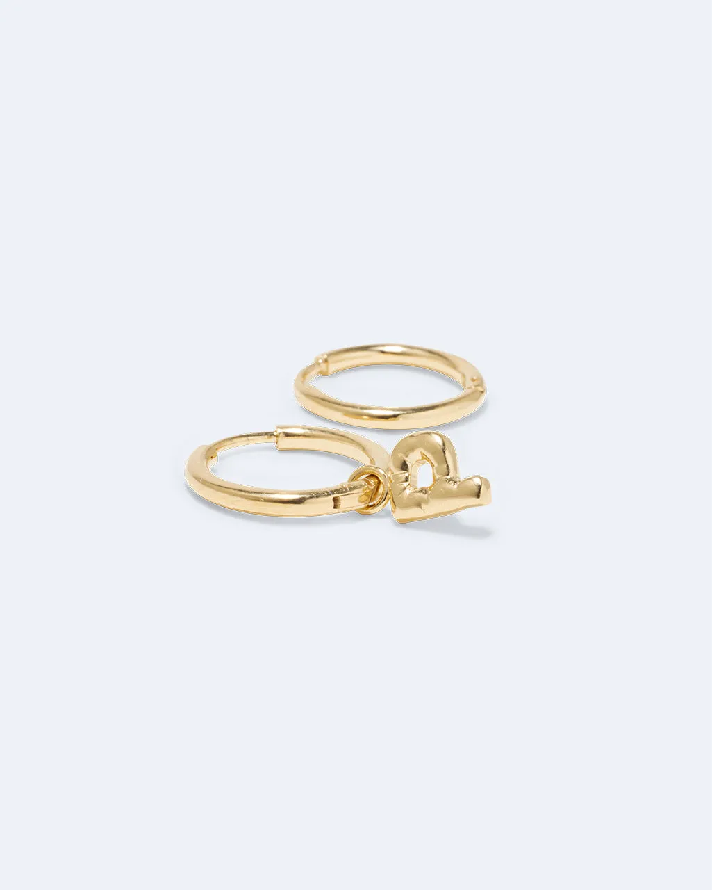 Completedworks Classicworks P boucles d'oreilles lettre P vermeil