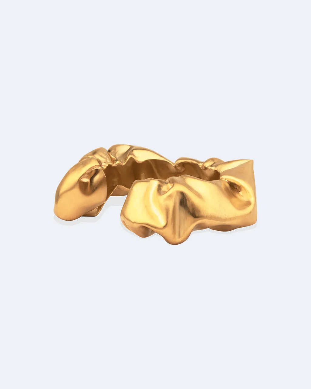 Completedworks Scrunch bracelet manchette doré