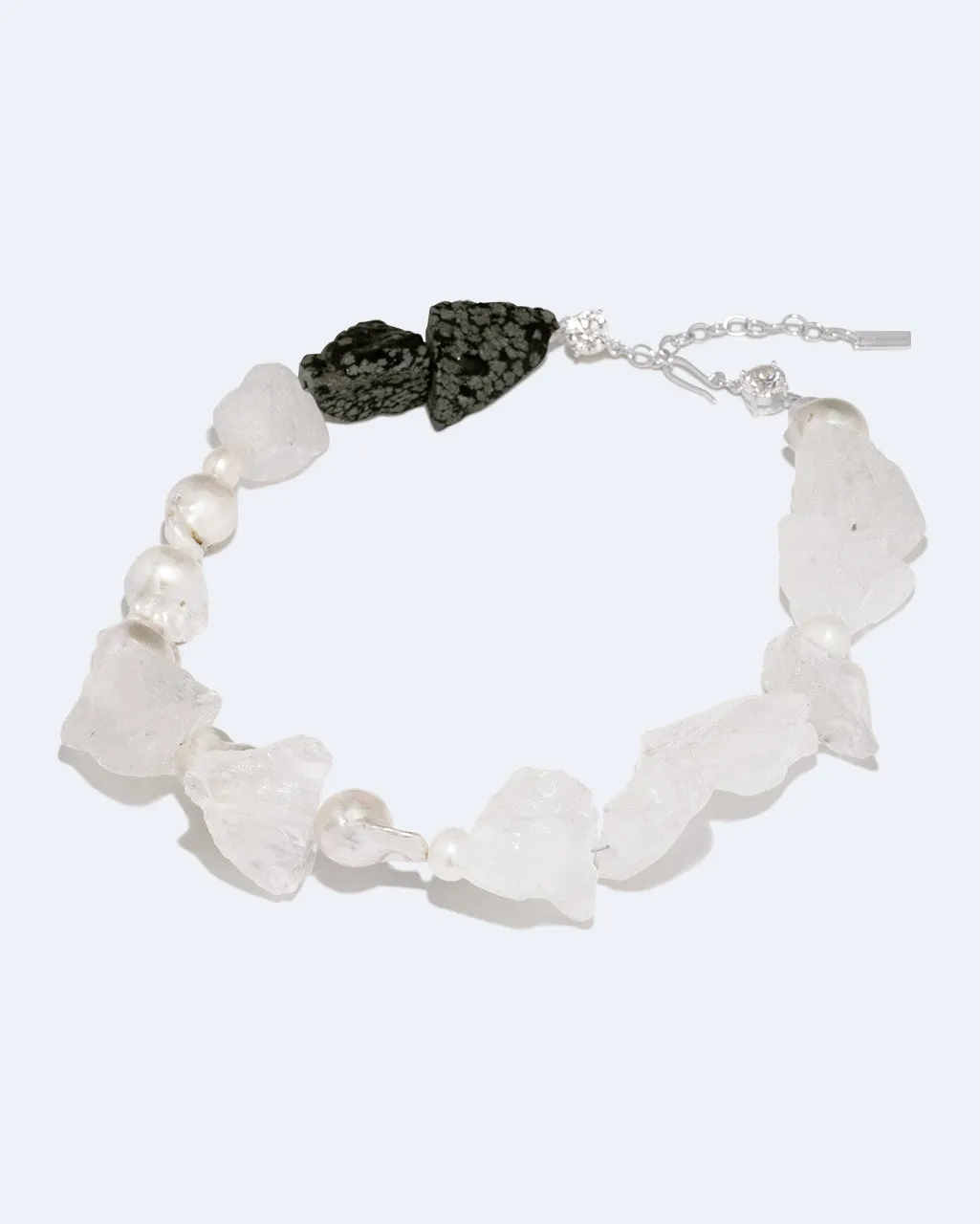 Completedworks Rock Bottom collier perle obsidienne ras du cou