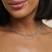 Astrid & Miyu Q Initial Pavé collier argent initiale Q