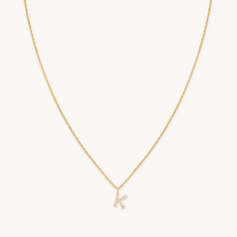 Astrid & Miyu K Initial Pavé collier doré initiale K