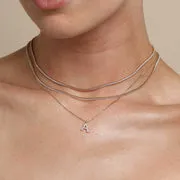 Astrid & Miyu A Initial collier pendentif pavé doré