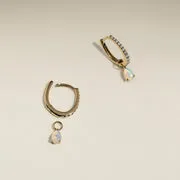 Astrid & Miyu Opal October charm or massif