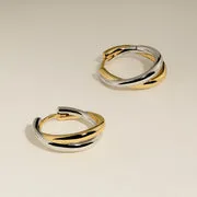 Astrid & Miyu Crossover Illusion Hoops boucles bicolore