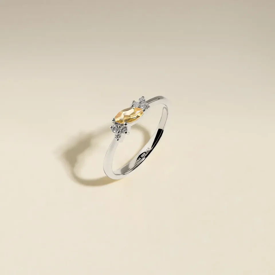 Astrid & Miyu Milestone Citrine November bague or blanc marquise
