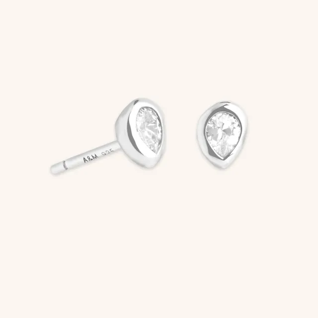 Astrid & Miyu Pear Crystal clous argent poire