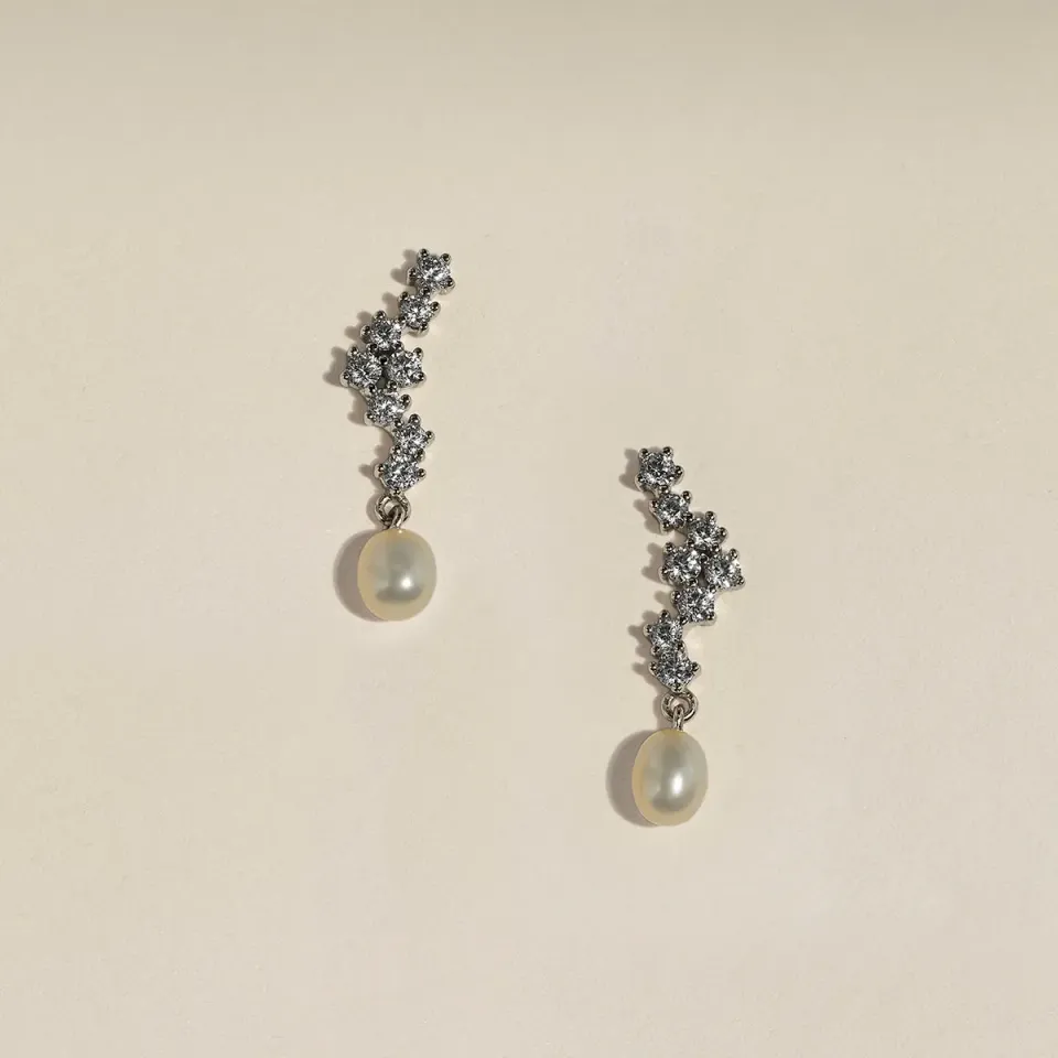 Astrid & Miyu Scalloped Crystal puces cristal argenté