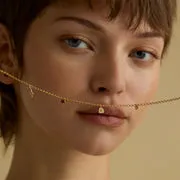 Astrid & Miyu Love breloque or blanc 9 carats