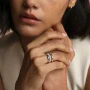 Astrid & Miyu Diamond Eternity Milestone bague or blanc diamant