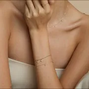 Astrid & Miyu Cosmic Star Charm bracelet or massif étoile