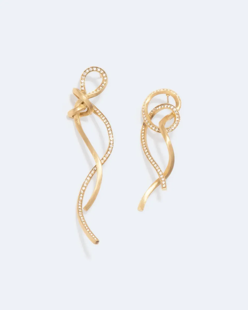Completedworks Thread II boucles d'oreilles topaze dorée
