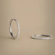 Astrid & Miyu Diamond Pavé Hoops boucles or blanc diamants