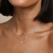 Astrid & Miyu Initial V collier pendentif argent pavé