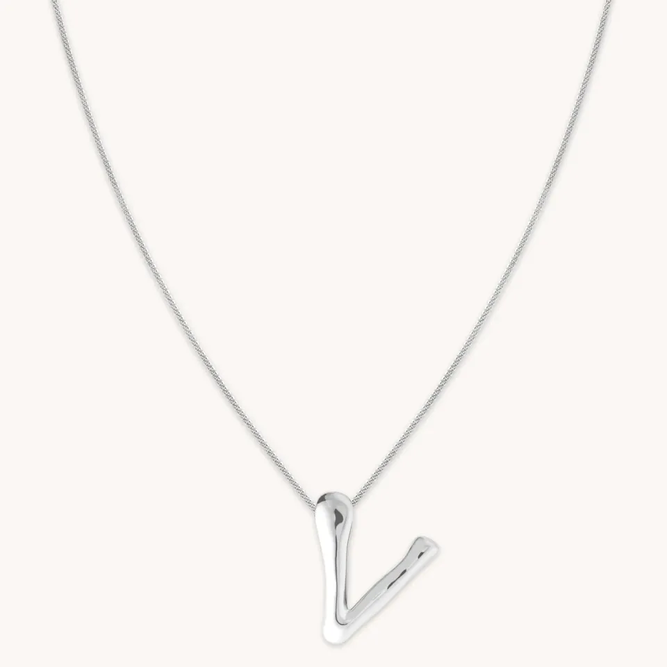 Astrid & Miyu V Initial Bold collier argent lettre V