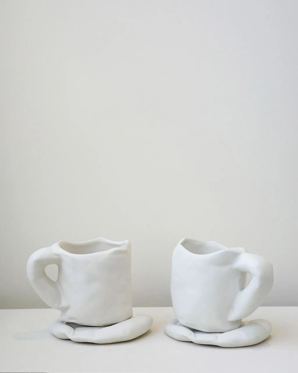 Completedworks Deflating mug céramique blanc mat