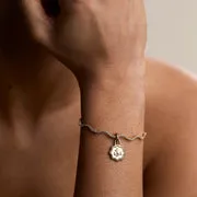 Astrid & Miyu Scalloped Tennis bracelet doré festonné