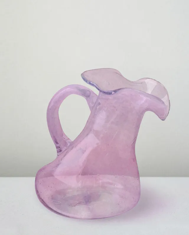 Completedworks Thaw pichet verre recyclé rose grand modèle