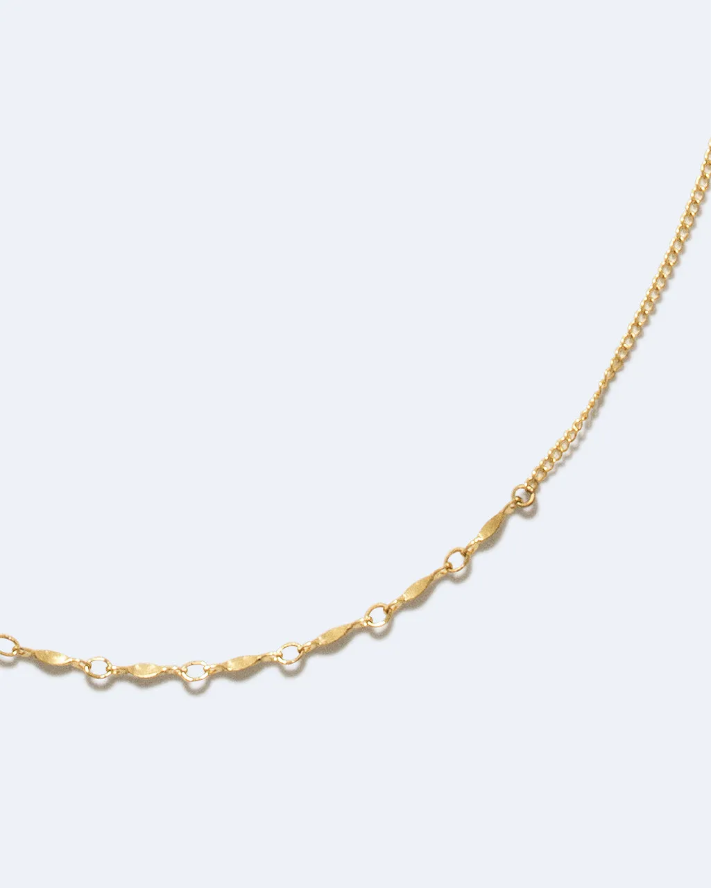 Completedworks H49 collier plaqué or jaune homme