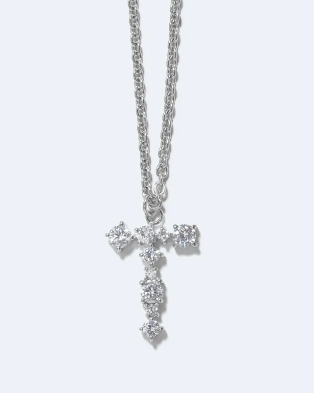 Completedworks Glitchy T pendentif lettre rhodié zirconia