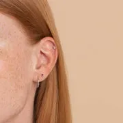 Astrid & Miyu July Ruby Birthstone boucles or blanc massif