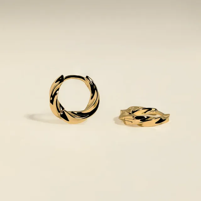 Astrid & Miyu Cosmic Twist créoles doré plaqué or 18 carats