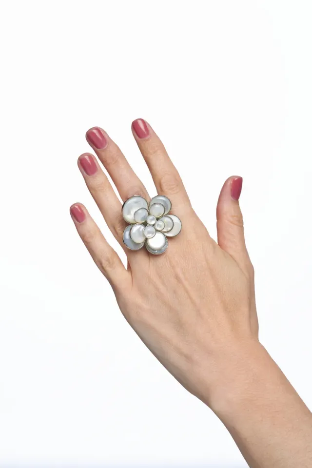 Philippe Ferrandis Cielo Big Ring bague fleur nacre réglable