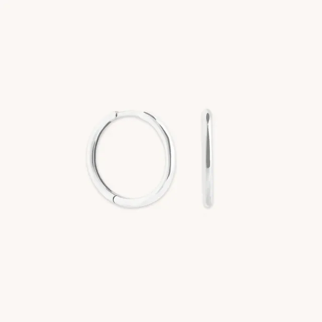 Astrid & Miyu Staple Hoops créoles or blanc massif