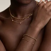 Astrid & Miyu Cosmic Star Chain bracelet doré étoile