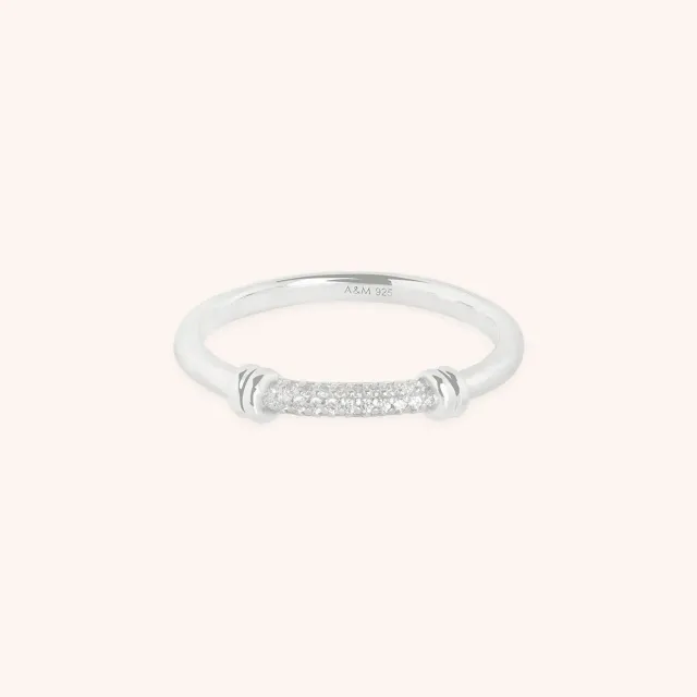 Astrid & Miyu Pavé Knot bague argent pavé