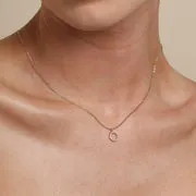 Astrid & Miyu Initial O collier pendentif or pavé