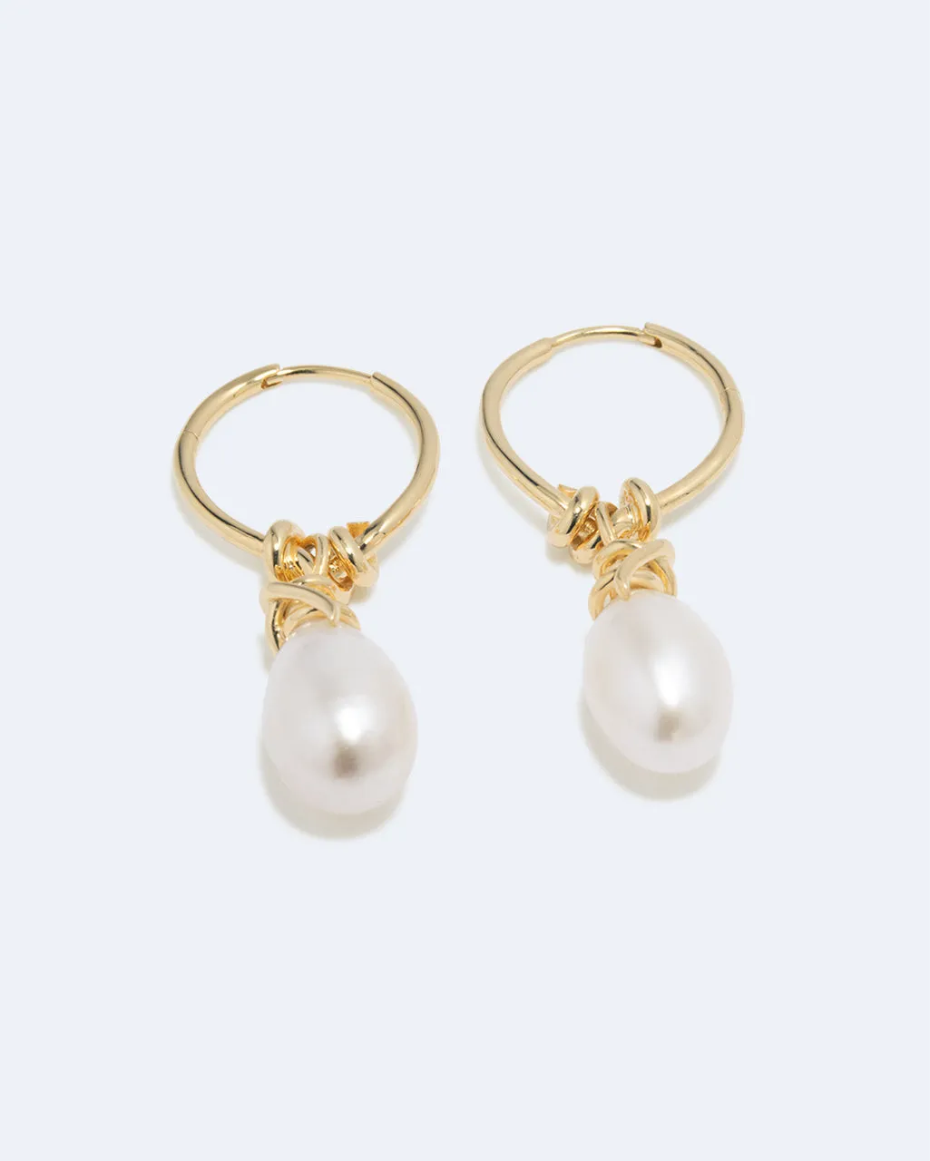 Completedworks A Drop in the Ocean boucles perle doré