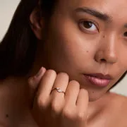 Astrid & Miyu Crystal Pear bague ouverte dorée poire