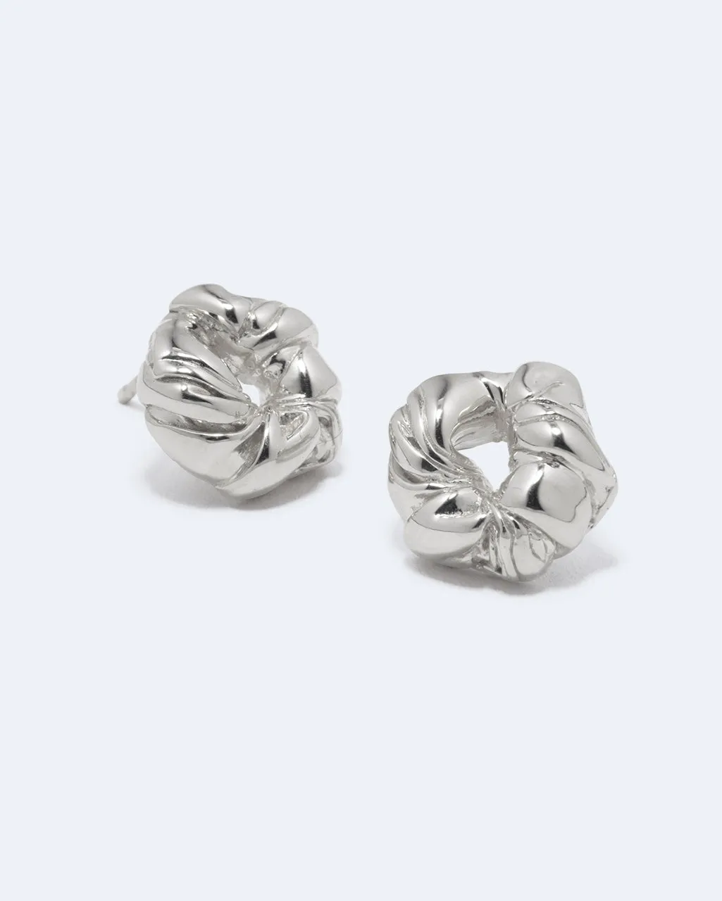 Completedworks Things Find Their Place When They Fall Apart boucles argent