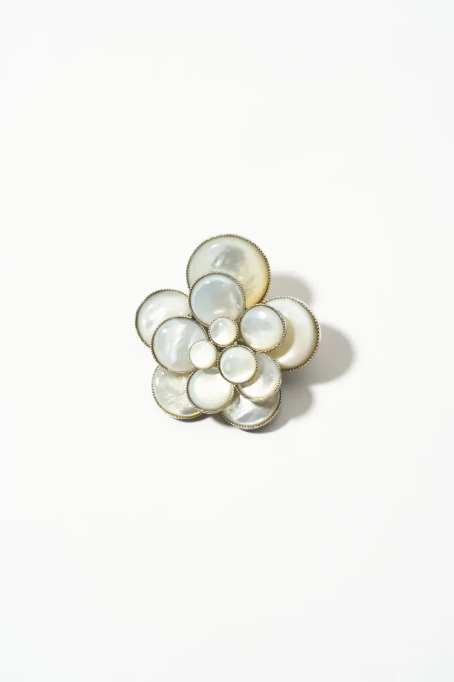 Philippe Ferrandis Cielo broche fleur nacre blanche