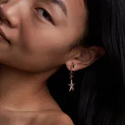 Astrid & Miyu Starfish boucles pendantes dorées