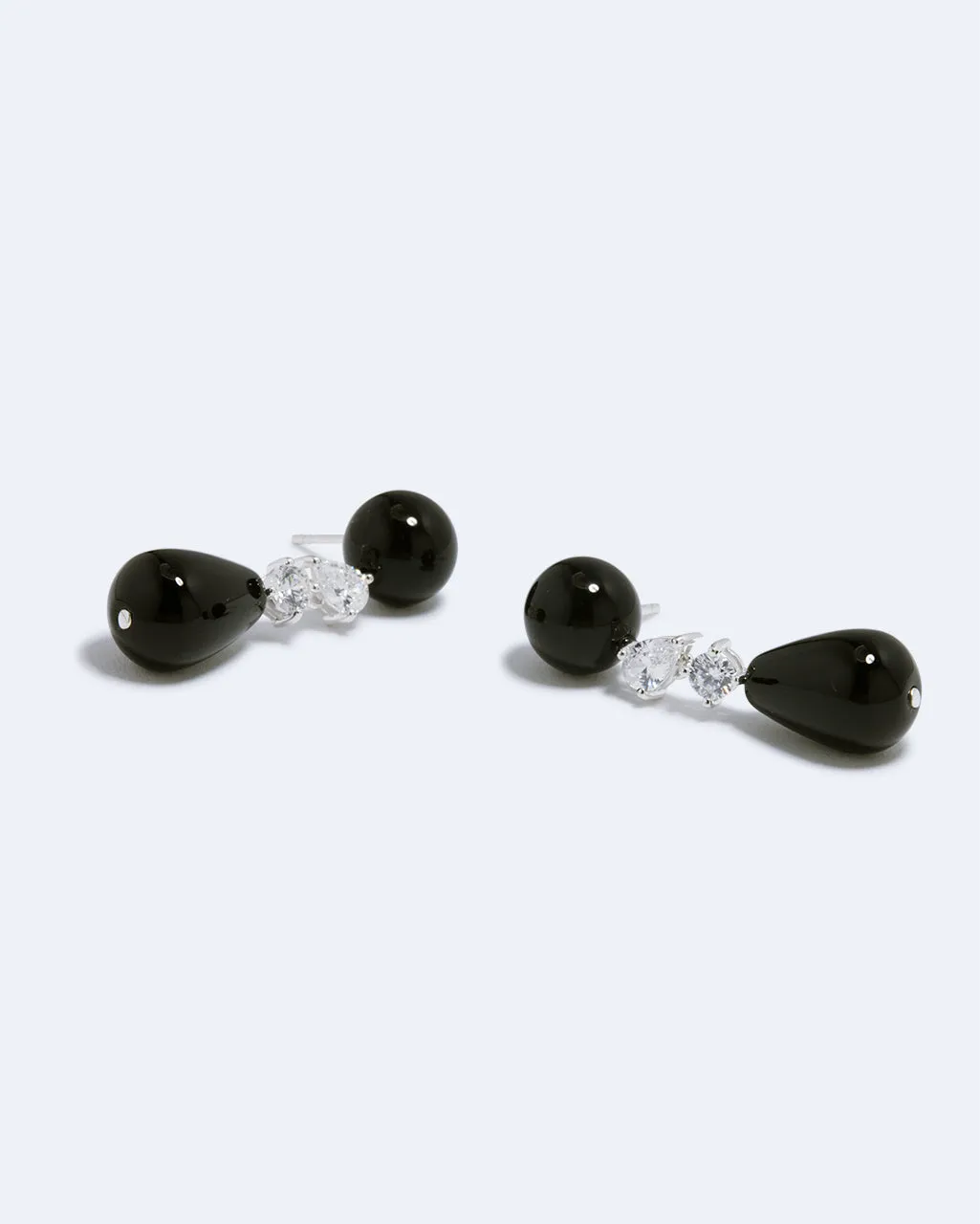 Completedworks Tarn boucles d’oreilles onyx zircone argent