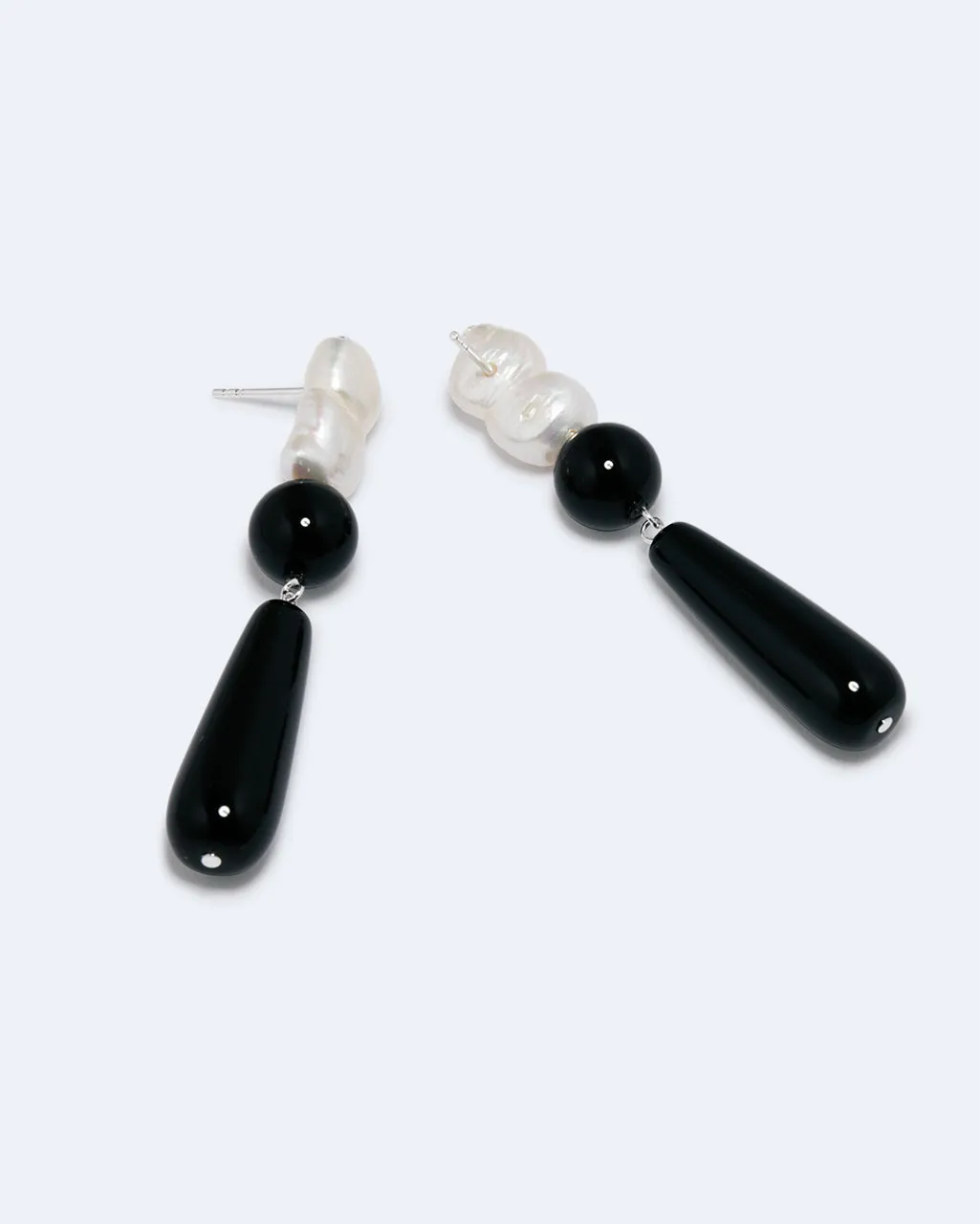 Completedworks Tarn II boucles d'oreilles perle onyx argent recyclé