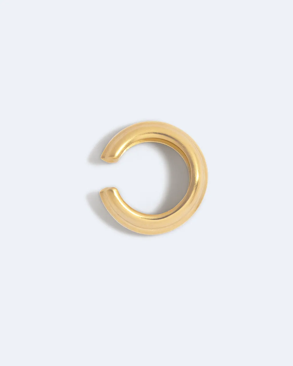 Completedworks Is This Riveting lot 3 ear cuffs doré satiné