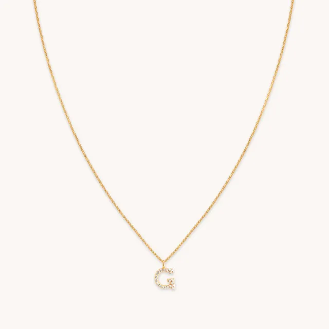 Astrid & Miyu G Initial Pavé Pendant collier or