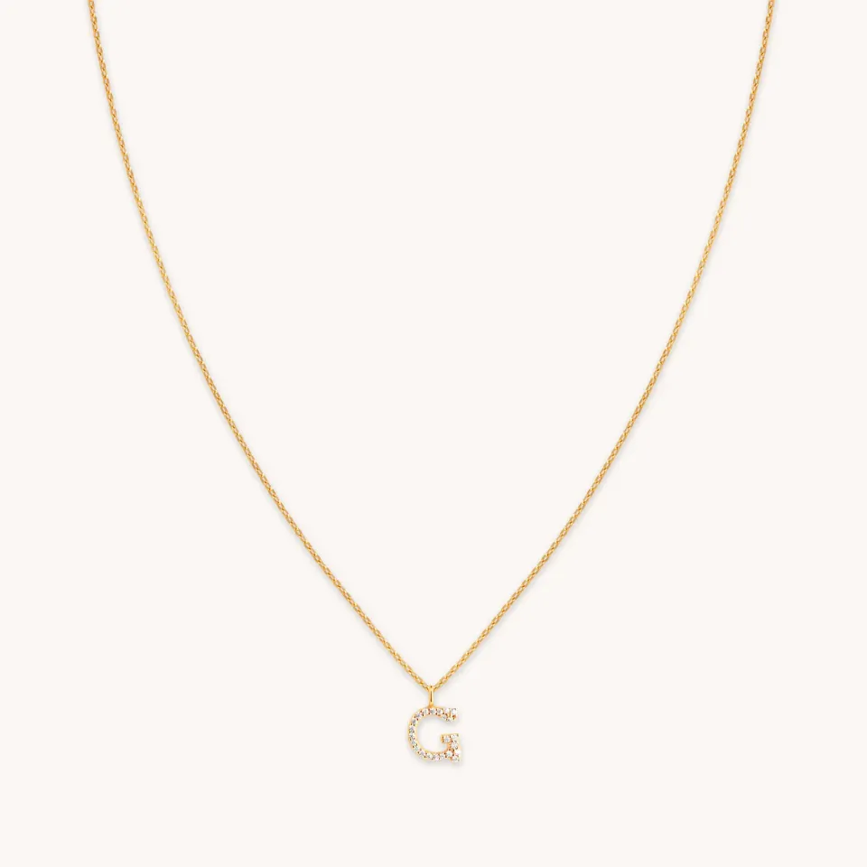 Astrid & Miyu G Initial Pavé Pendant collier or