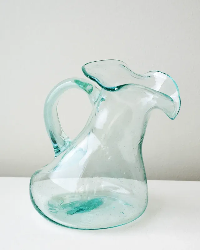 Completedworks Thaw Large carafe verre recyclé bleu
