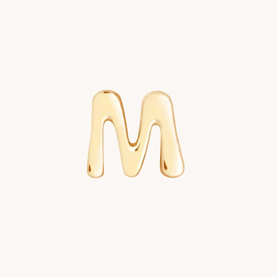 Astrid & Miyu M Initial charm or massif lettre M