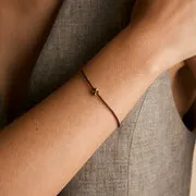 Astrid & Miyu X Initial Click Charm breloque or jaune massif