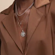 Astrid & Miyu Aries Bold Zodiac collier argent Bélier