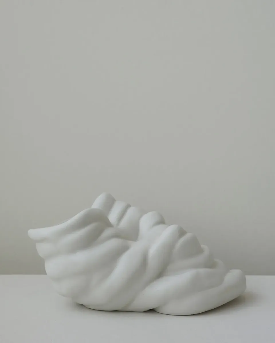 Completedworks Don't Slouch vase céramique blanc mat