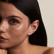 Astrid & Miyu Diamond Pear Curved piercing or jaune poire