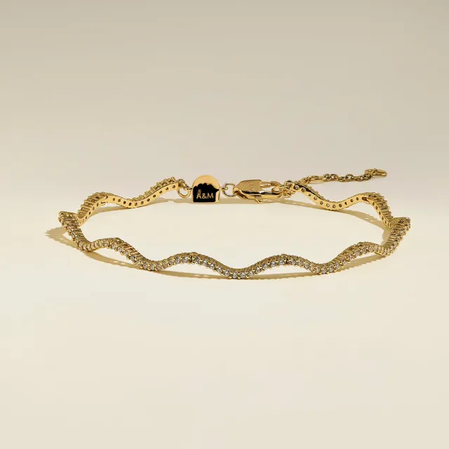 Astrid & Miyu Scalloped Tennis bracelet doré festonné