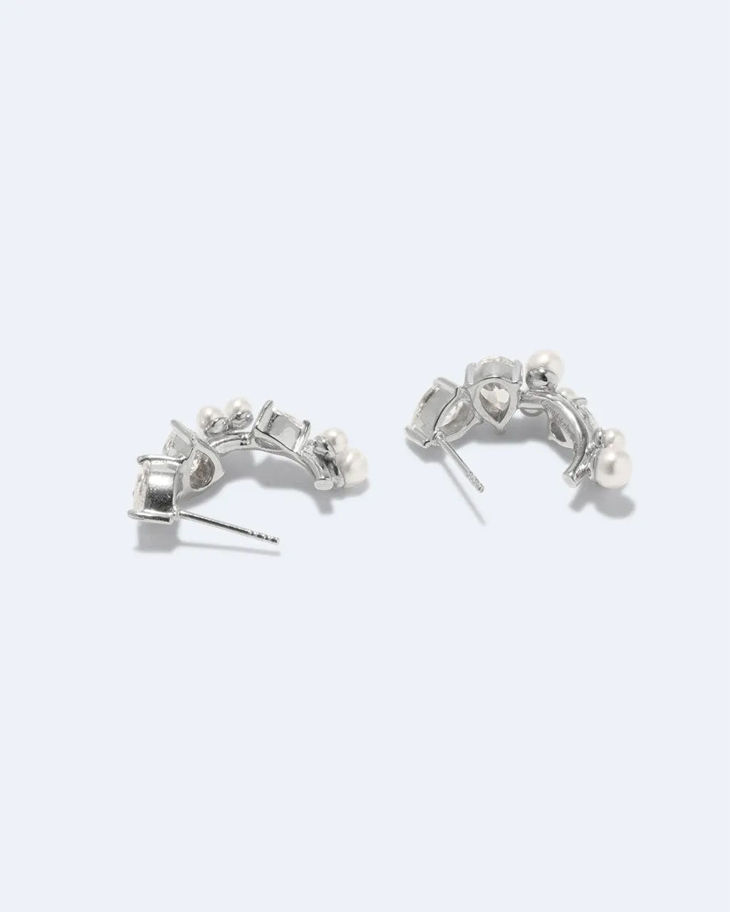 Completedworks Chasing Shadows boucles perle zirconia argent