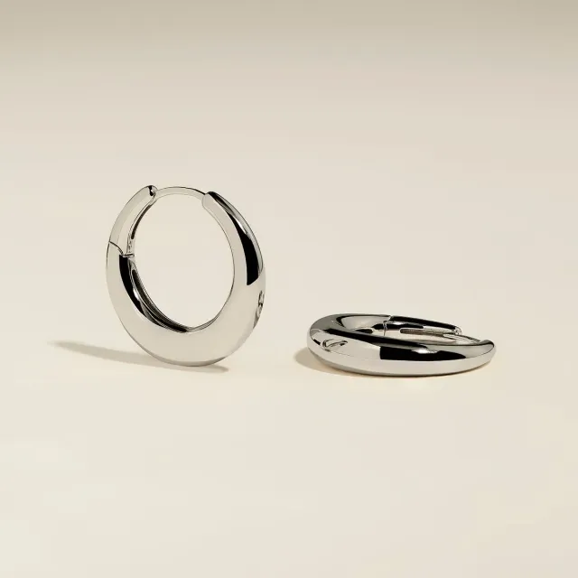 Astrid & Miyu Dome Hoops créoles argent bombées